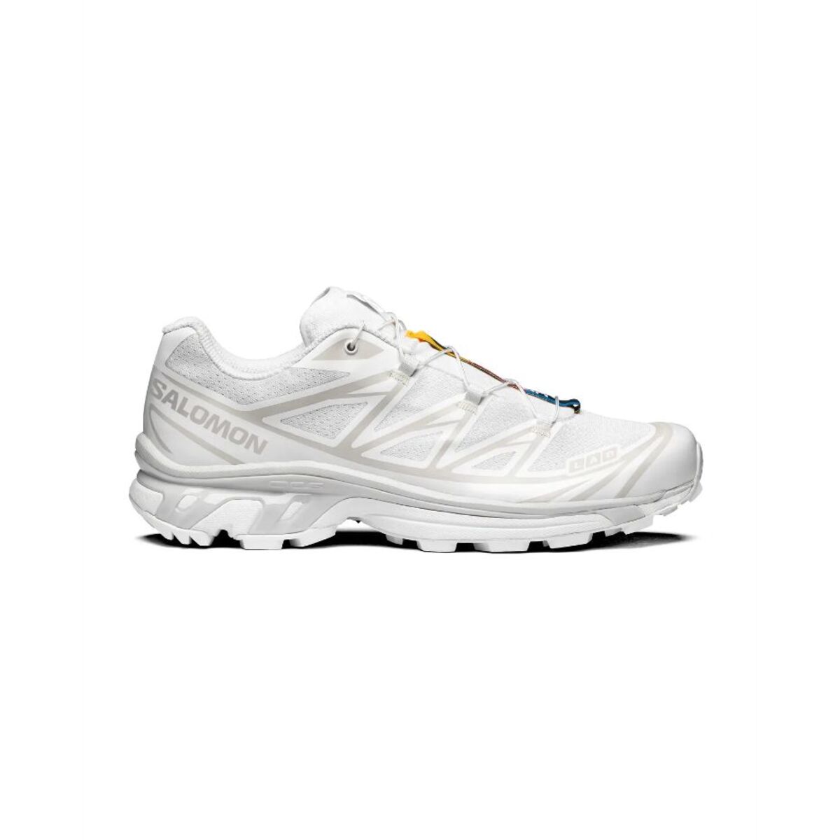 Salomon XT-6 L41252900 — кроссовки на белом фоне