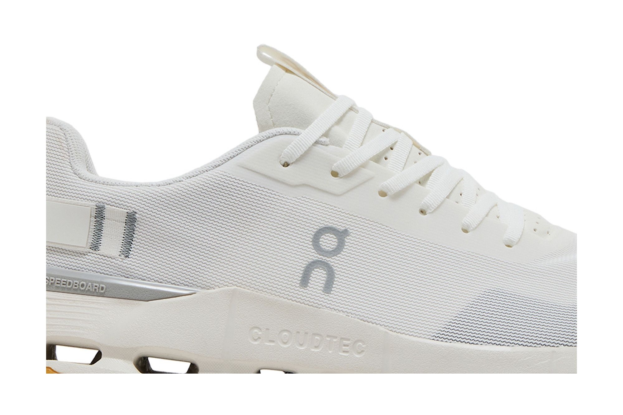 ON Cloudnova Form 2 'White Ivory'