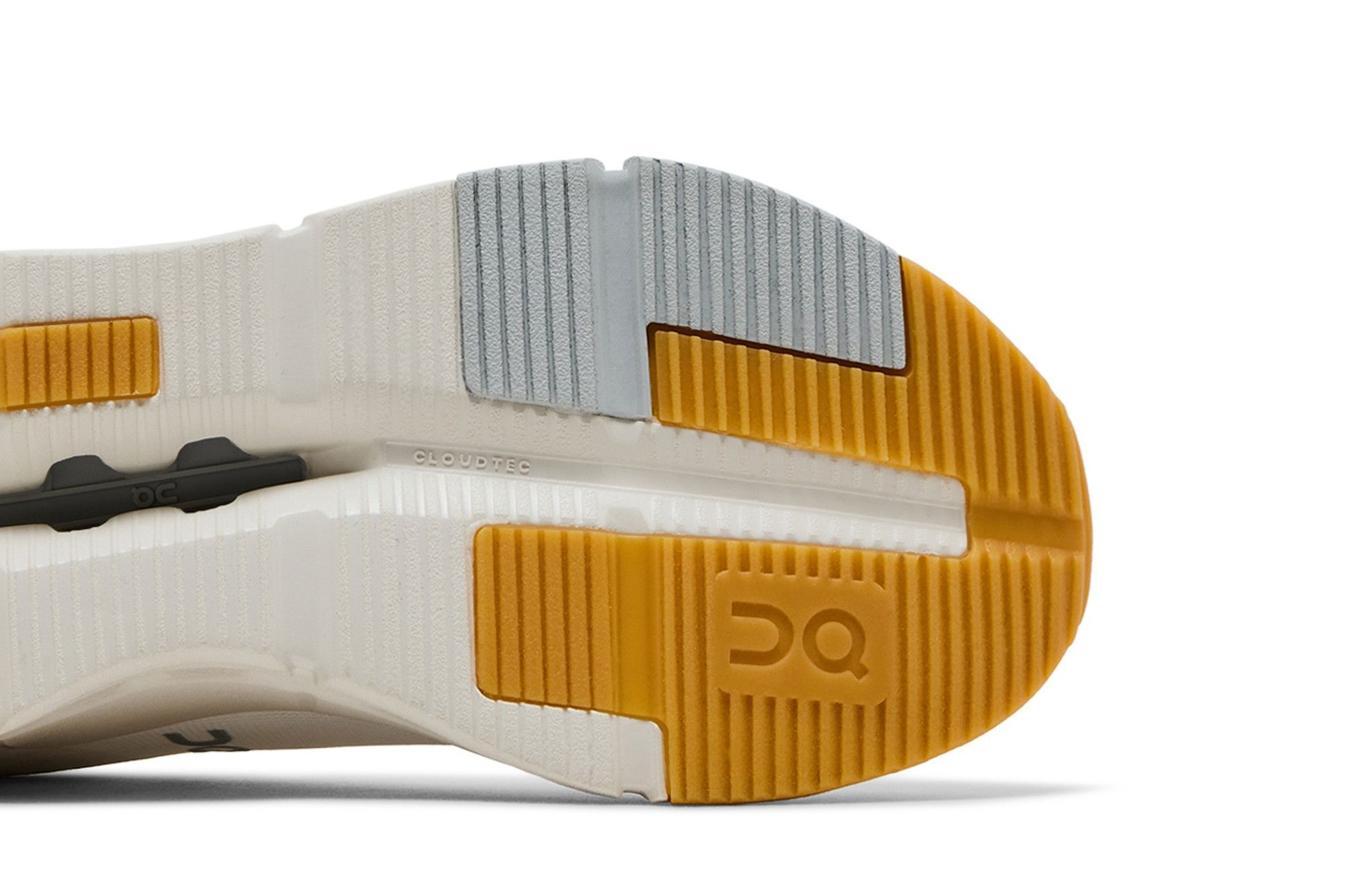 ON Cloudnova Form 2 'White Ivory'