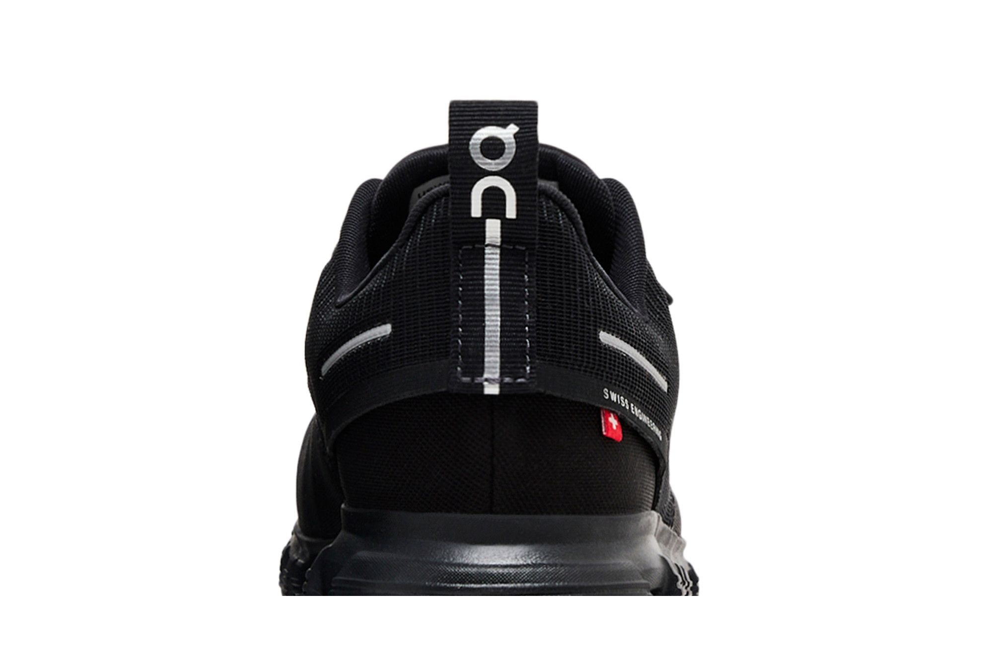 ON Wmns Cloud 6 Waterproof 'Triple Black'
