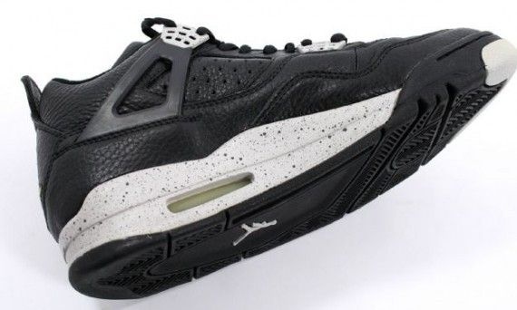 Air Jordan 4 Retro+ 'Oreo' 1999