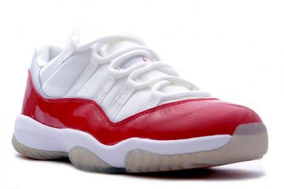 Air Jordan 11 Retro Low 'Cherry' 2001