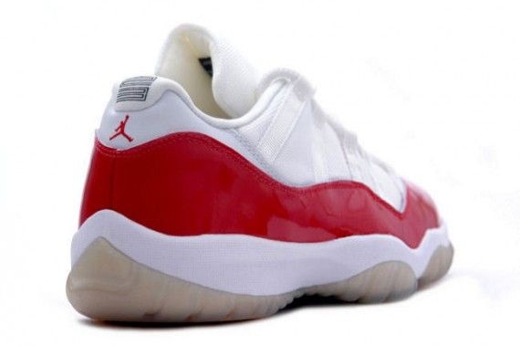 Air Jordan 11 Retro Low 'Cherry' 2001