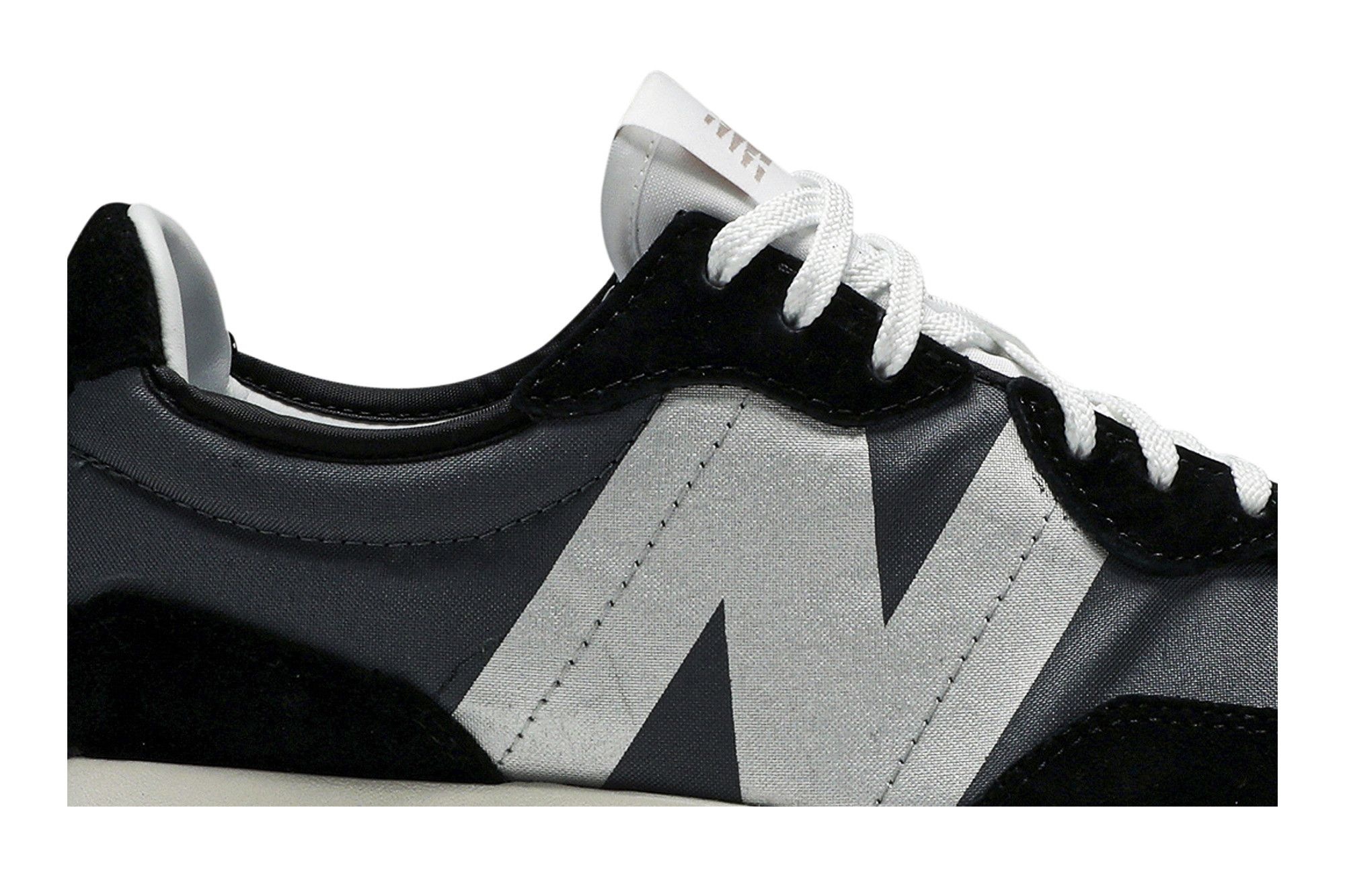 New Balance Wmns 327 'Black White'