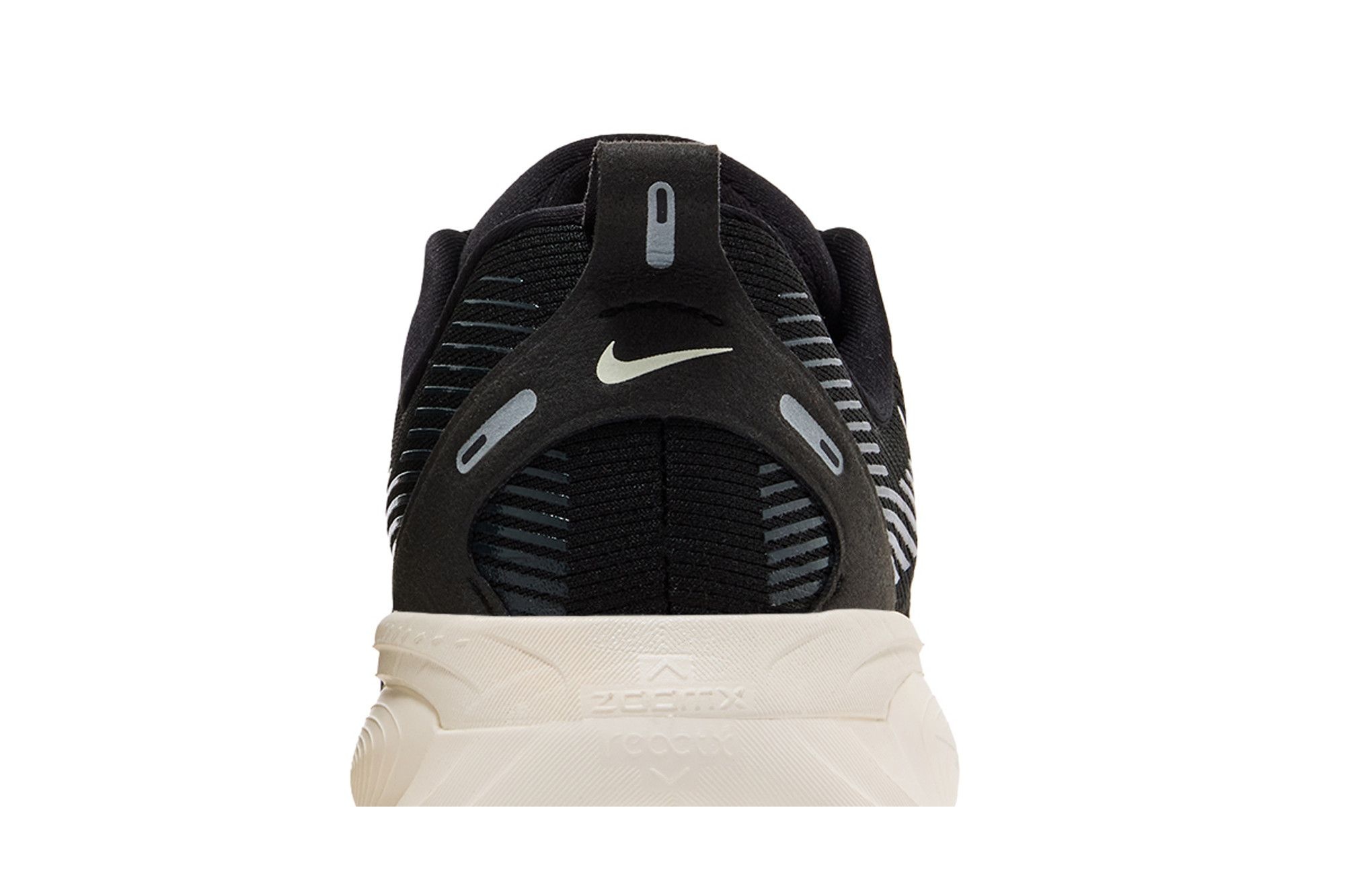 Nike Wmns Vomero 18 'Black Coconut Milk'